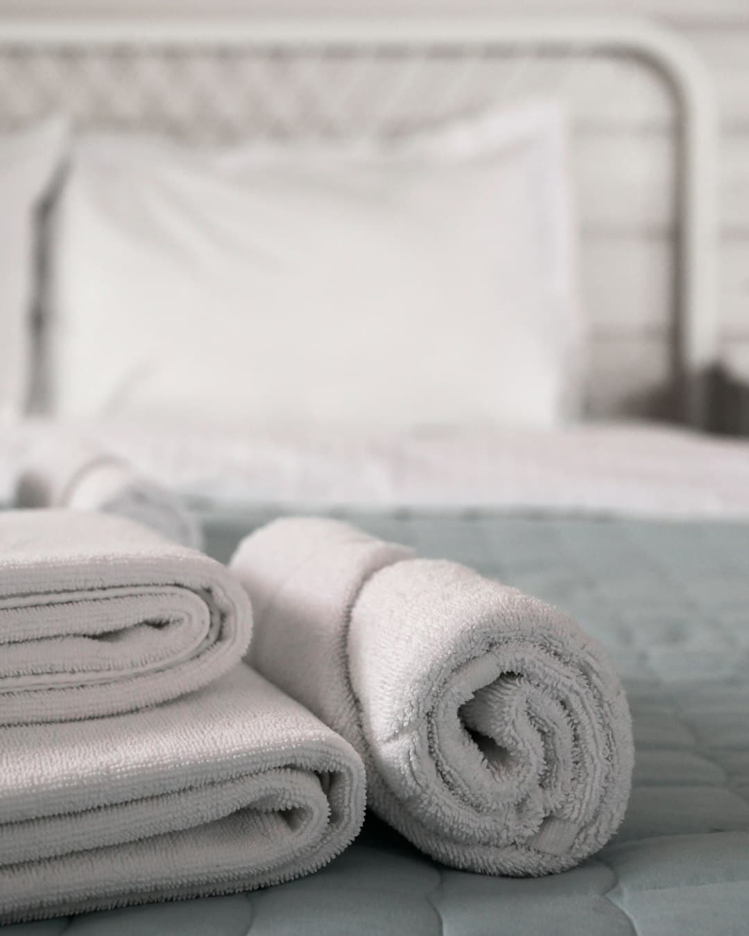How to Make Laundry Smell Good After Washing (7 Methods That Work)