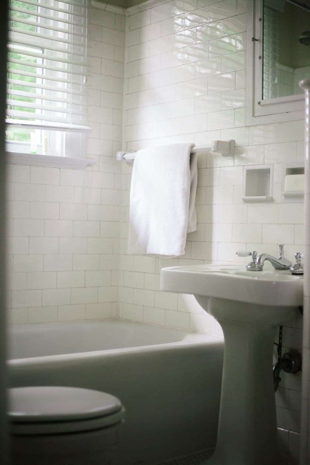 How to Remove Hard Water Stains From a Toilet (7 Proven Methods)