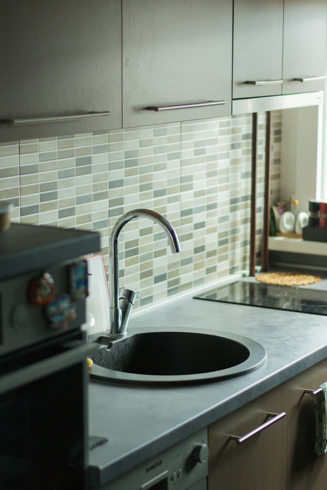 How to Get Rid of Kitchen Sink Odor (10 Easy Fixes)