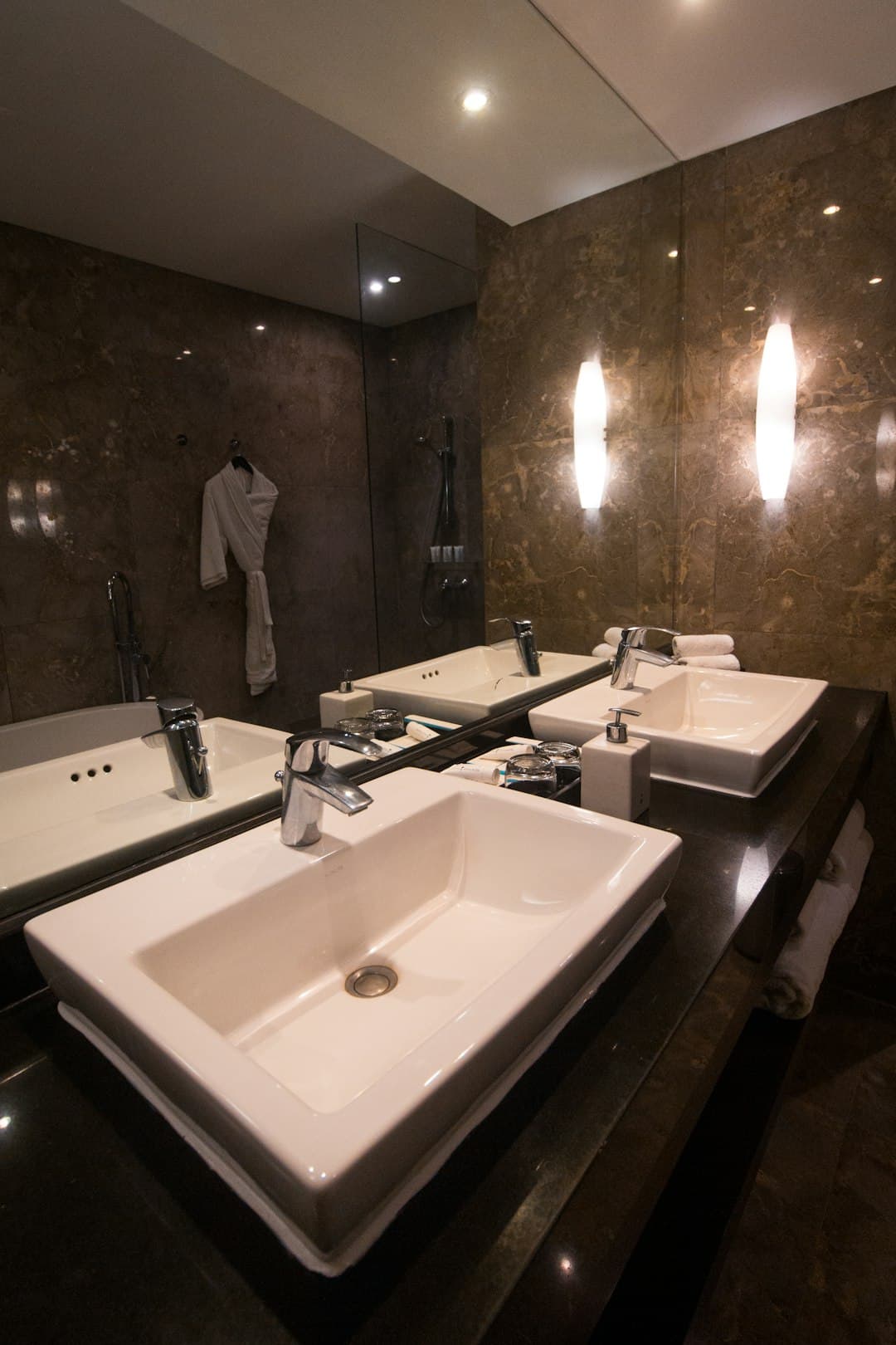 15 Bathroom Cleaning Tips for a Hotel-Level Finish
