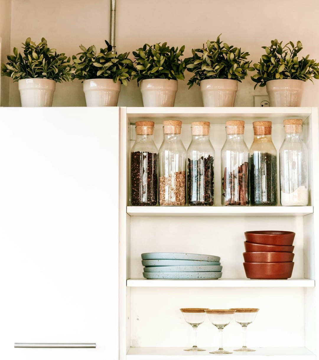 Best Cabinet Colors to Hide Fingerprints and Dust