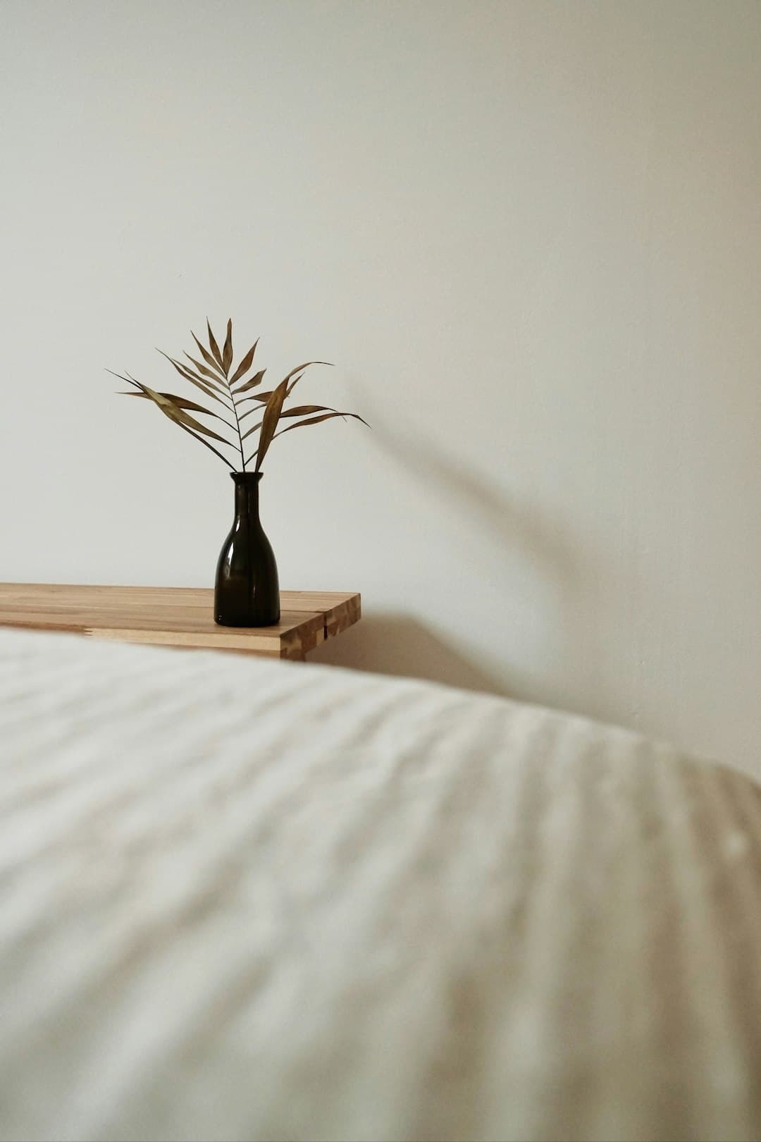 How to Declutter Your Room in One Afternoon (Without Burning Out)